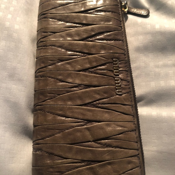 Authentic Miu Miu Wallet - Picture 16 of 16
